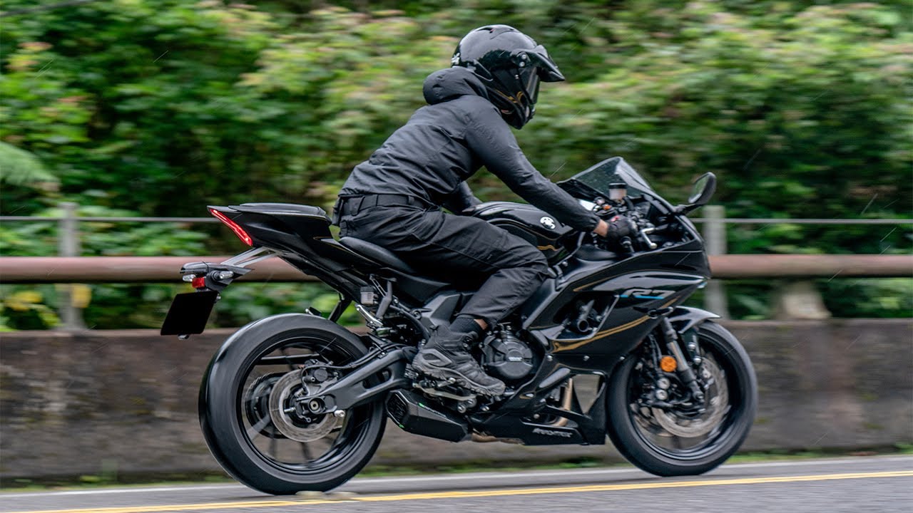 WEAPONIZED YAMAHA YZF-R7 | ARMYTRIX | #CODEGREEN