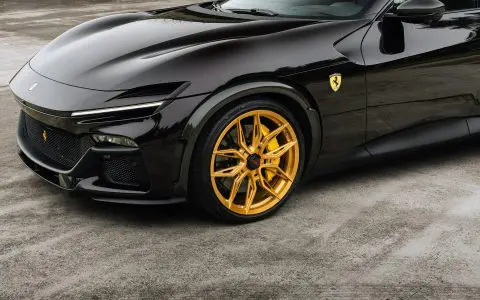 Nero NOVITEC Ferrari Purosangue With Heritage Gold Wheels Image 3
