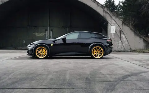 Nero NOVITEC Ferrari Purosangue With Heritage Gold Wheels Image 5