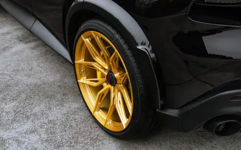 Nero NOVITEC Ferrari Purosangue With Heritage Gold Wheels Image 8
