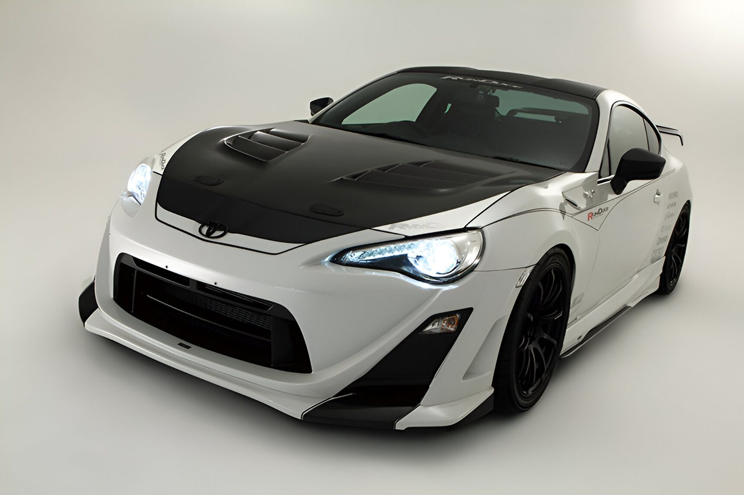 86 BRZ varis フロントバンパー BRZ(ZD8系)用フロントバンパー VARIS(バリス)(ARISING2)エアロ