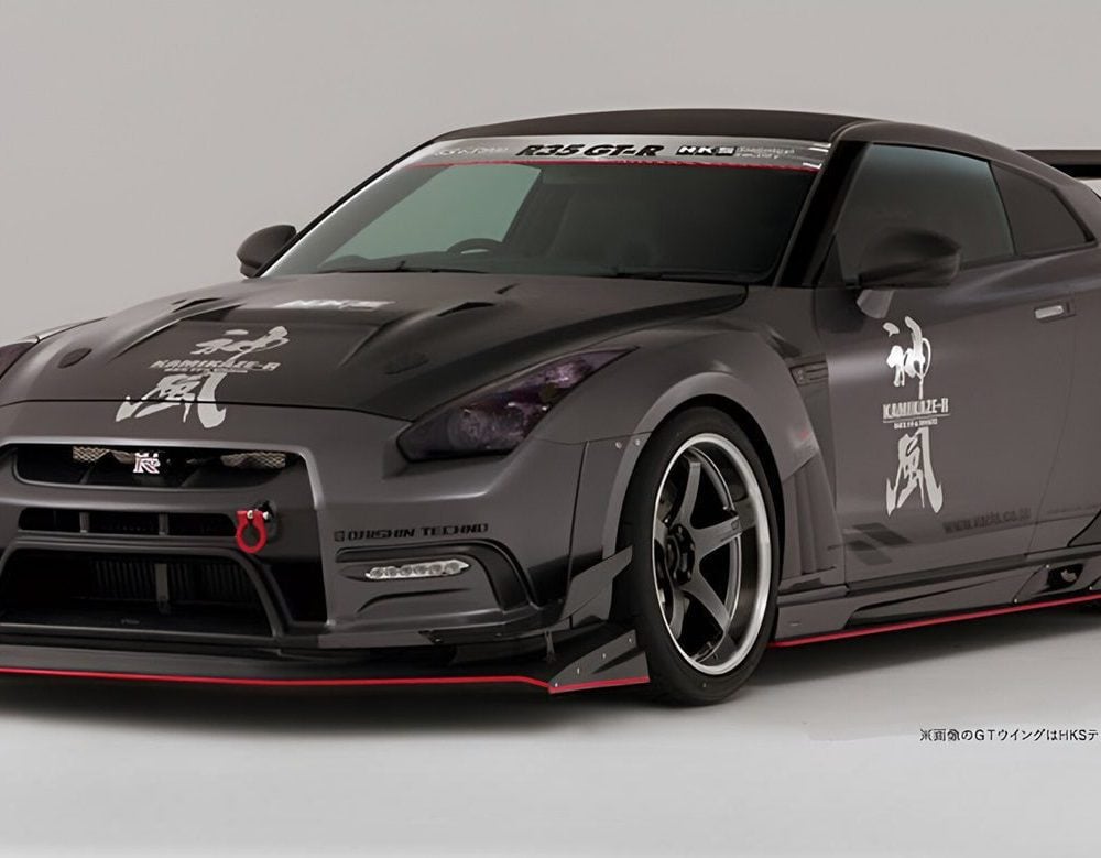 VARIS 神風ワイドフェンダーキット R35 GT-R Varis KAMIKAZE-R Circuit Ver. Front Bumper and VSDC Diffuser for