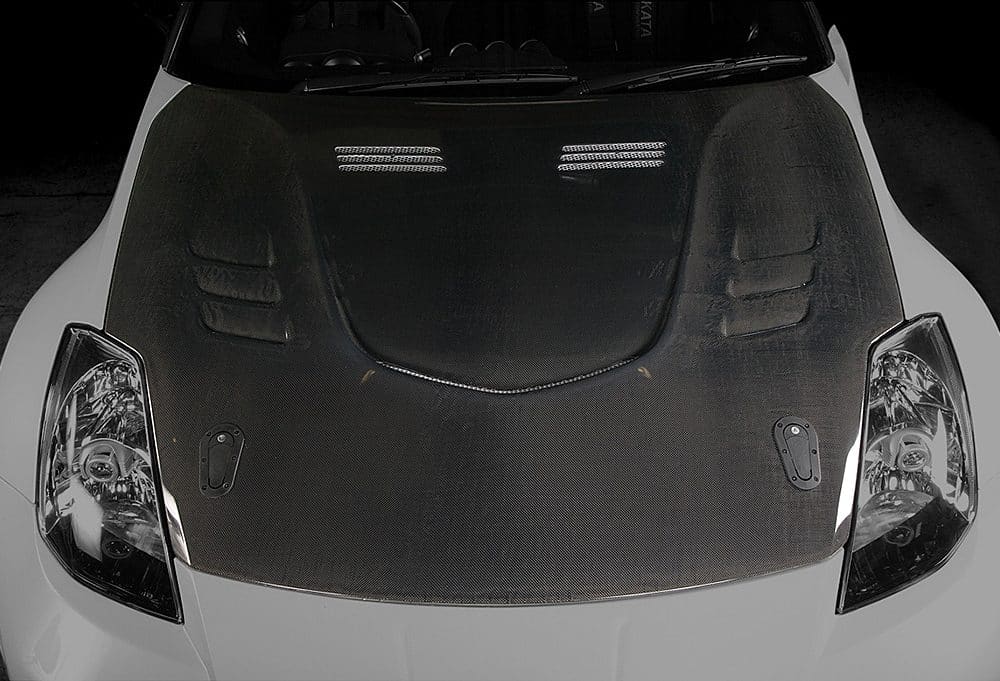 Top Secret Z33 350Z Bonnet, Type 2, Installed on White 350Z - Front View of Bonnet