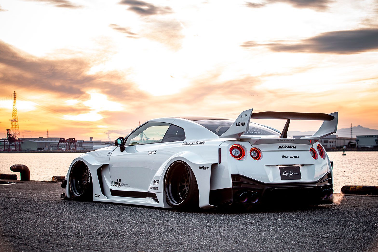 Liberty Walk LB Silhouette WORKS GT 35GT RR Ver 2 Rear Wing For R35 Liberty Walk LB Silhouette WORKS GT 35GT RR Ver 2 Rear Wing For R35