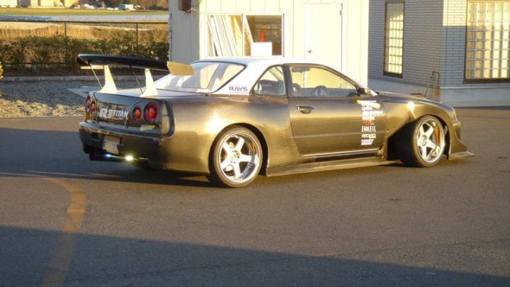 Shop Car Spotlight - Amuse Carbon-R (BNR34)