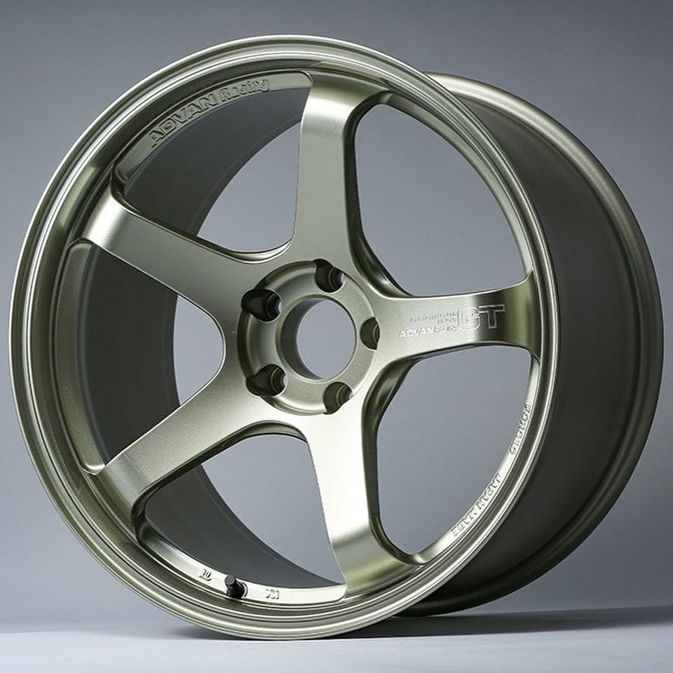 Advan GT Beyond Racing Sand Metallic Wheel
