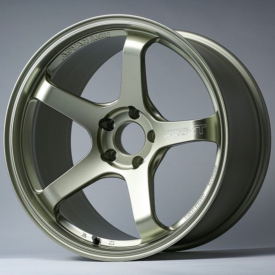 Advan Racing Sand Metallic Wheel GT Beyond (19x9.5 5-114.3 +44)
