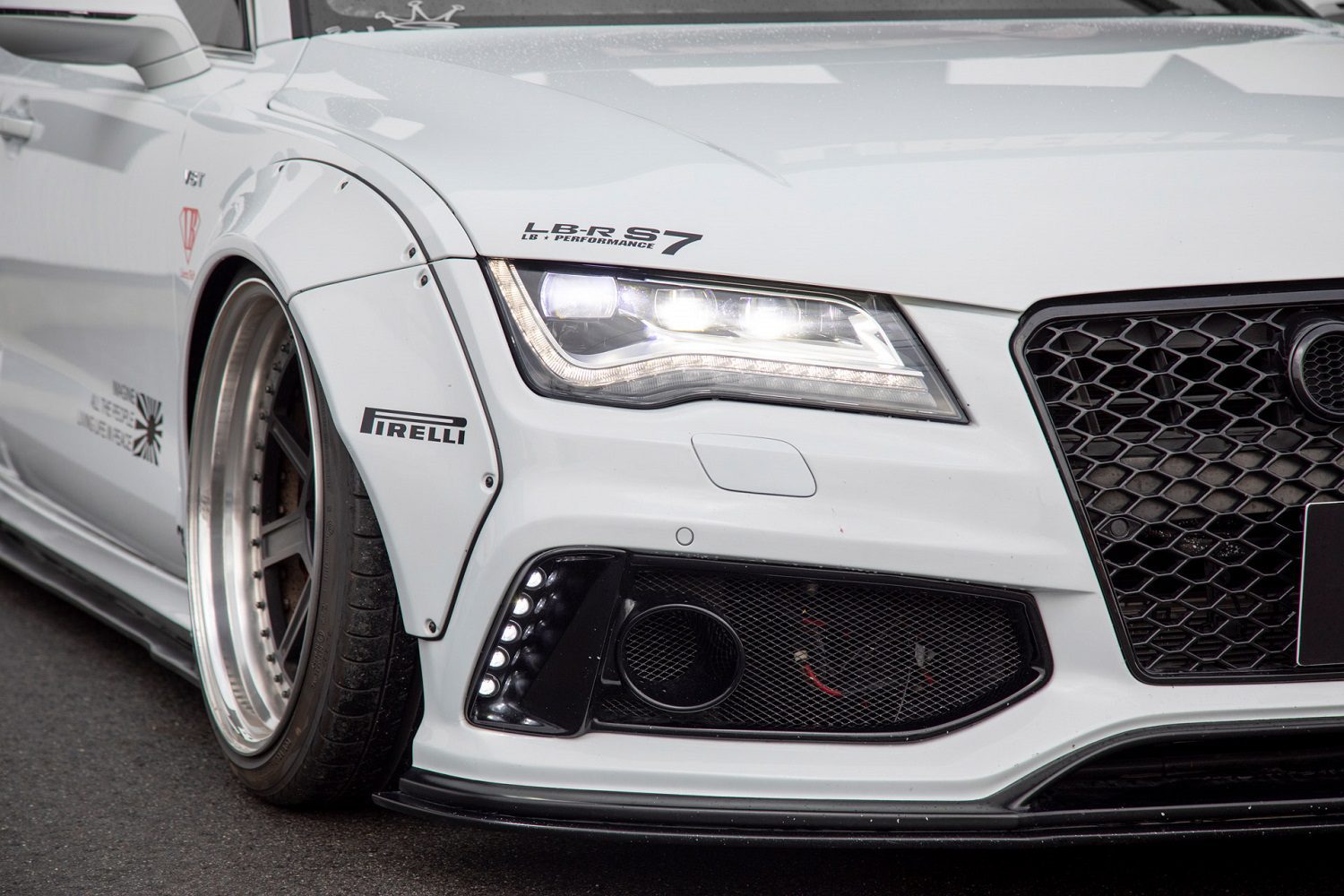LB-WORKS A7 / S7 [Bumper type] complete body kit (FRP) main image 0