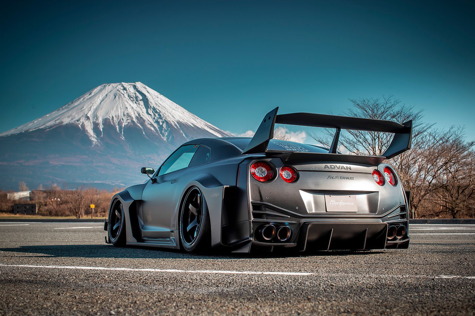 Liberty Walk LB-Silhouette WORKS GT 35GT-RR Rear Bumper for R35