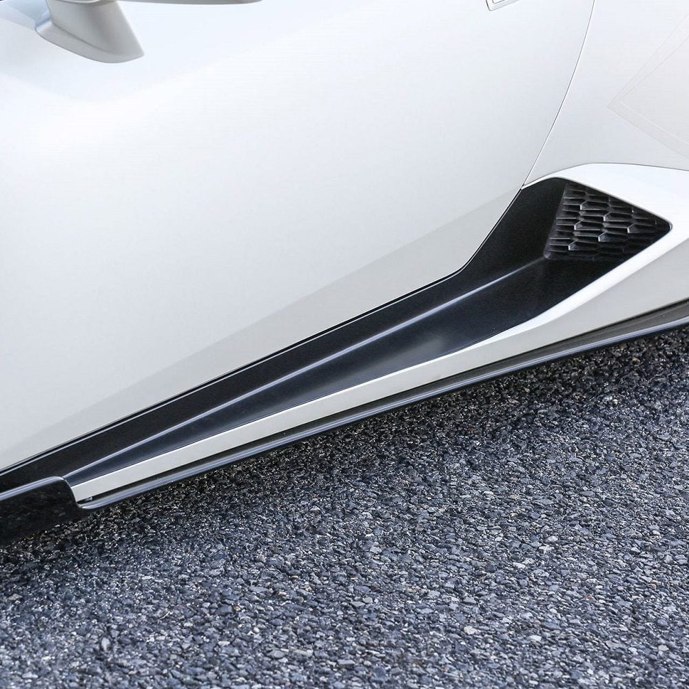 Liberty Walk LB★PERFORMANCE Side Diffusers for LP610-4 Lamborghini Huracán Installed on White Huracán Close View