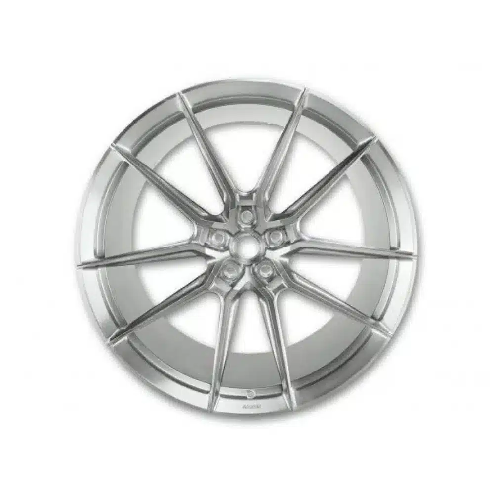 NOVITEC Ferrari SF90 NF9 Wheel in Gloss Silver - Front View of Wheel