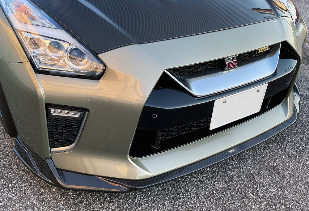 Top Secret M17 Dry Carbon Lip Spoiler for R35-EBA Nissan GT-R, Installed