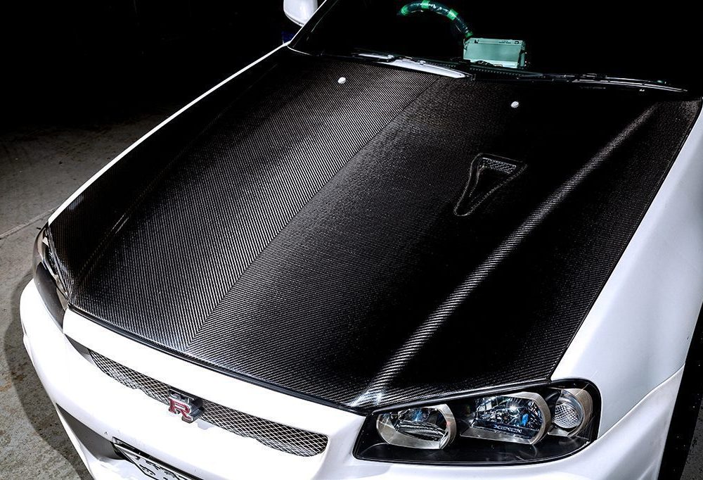 Top Secret R34 Aero Bonnet, Installed on White R34 - Upper Front Side View of Bonnet