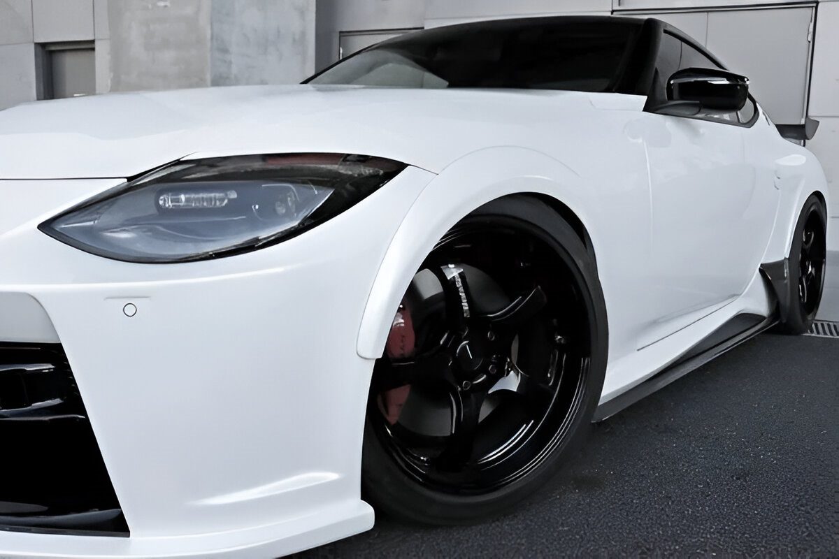 Garage Vary Low-Form Fender Trim for RZ34 Nissan Z