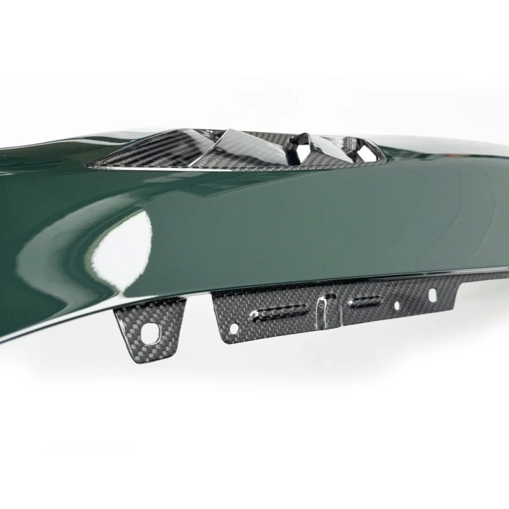 Alpha-N Carbon Front Fenders for G8X BMW M3 / M4 in Racing Green - Closeup of Top