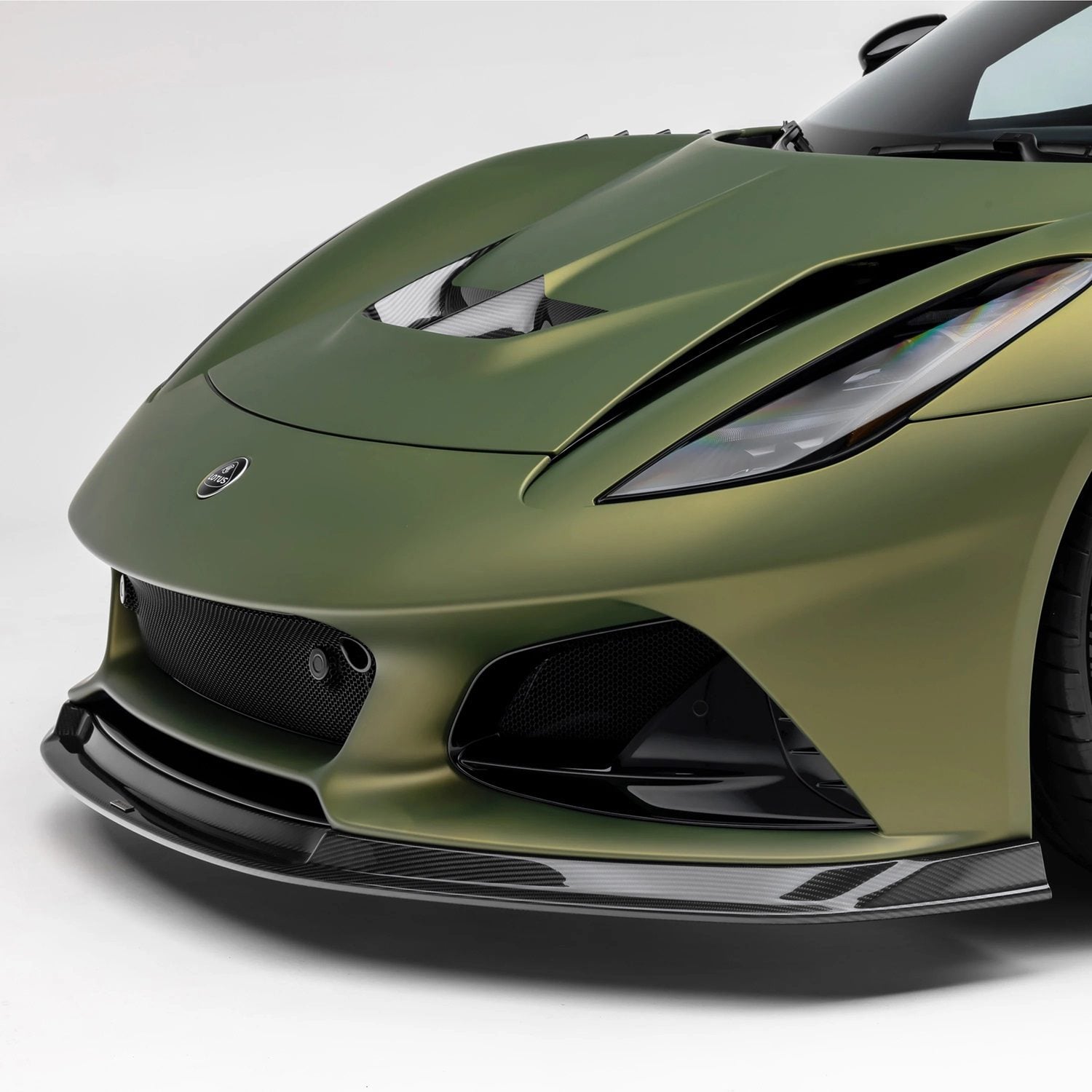 Lotus-emira-LR-