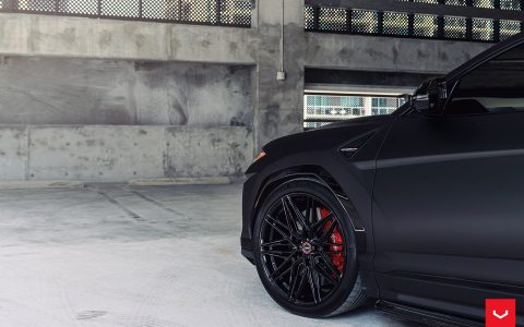 Matte Black Lamborghini Urus - Vossen Hybrid Forged Series HF-7 Wheels Image 10