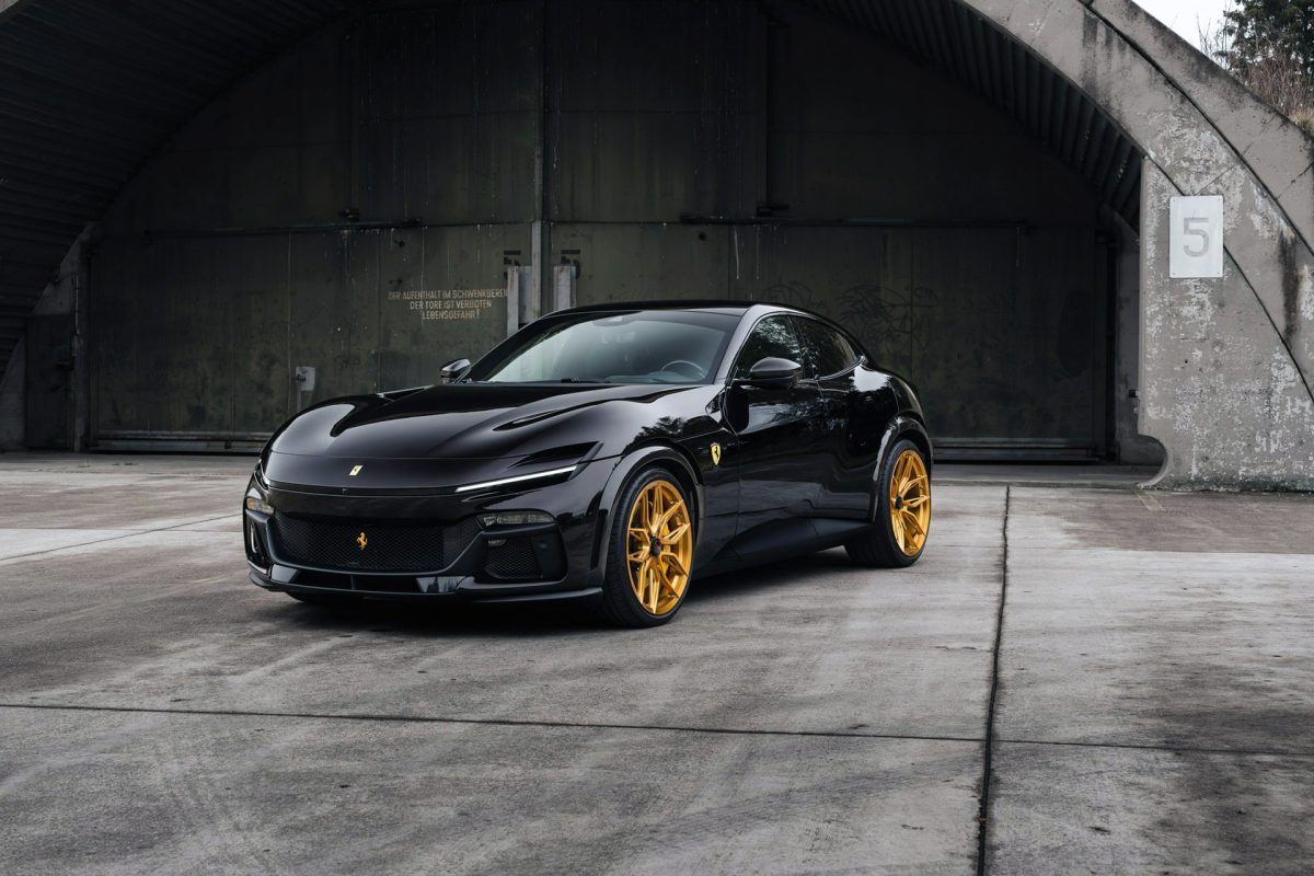 Nero NOVITEC Ferrari Purosangue With Heritage Gold Centerlock Wheels