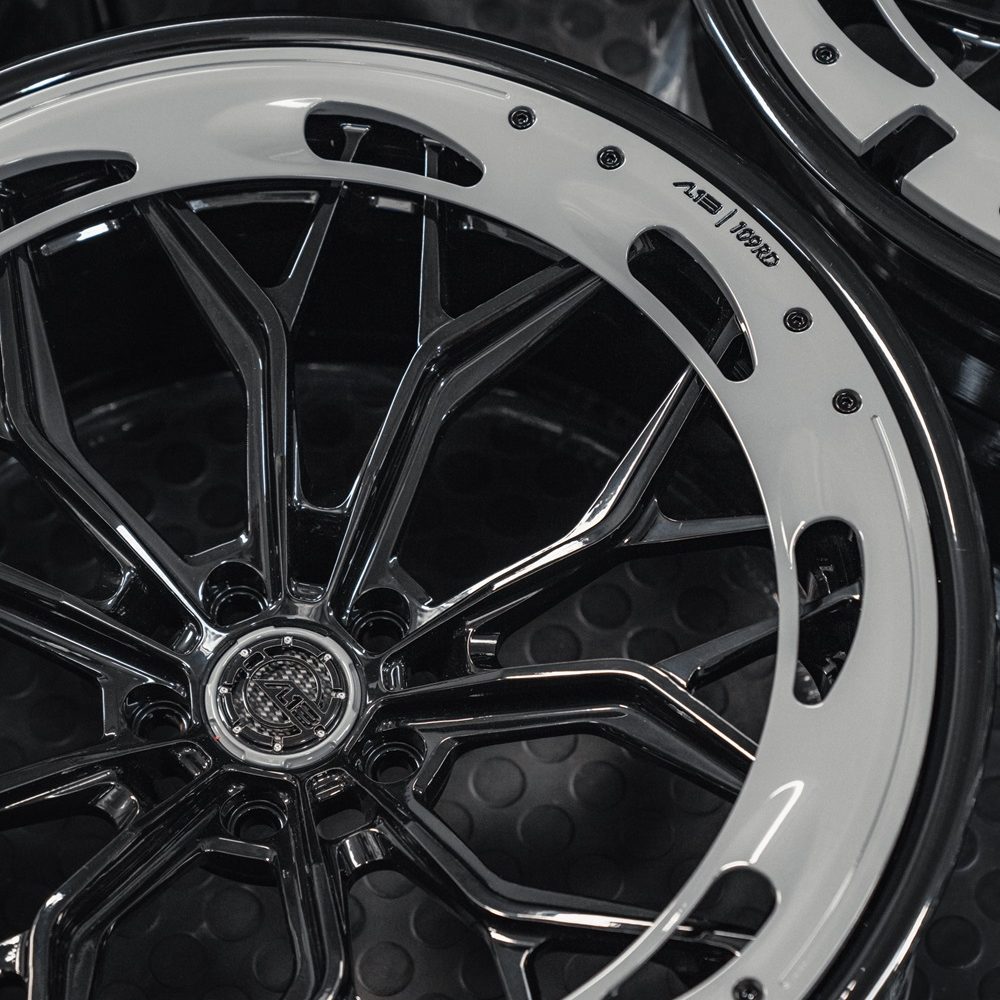 AL13 AERO R80-109RD Four-Piece Wheel - Close Up
