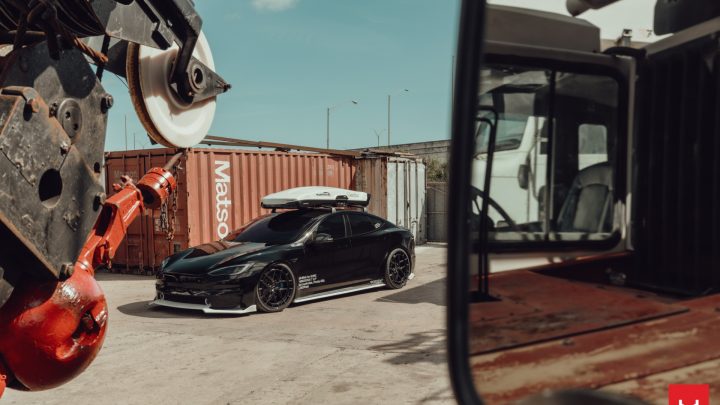 Black Bagged Tesla Model S Plaid - Vossen Hybrid Forged HFX-1 Wheels in Gloss Black Image 3