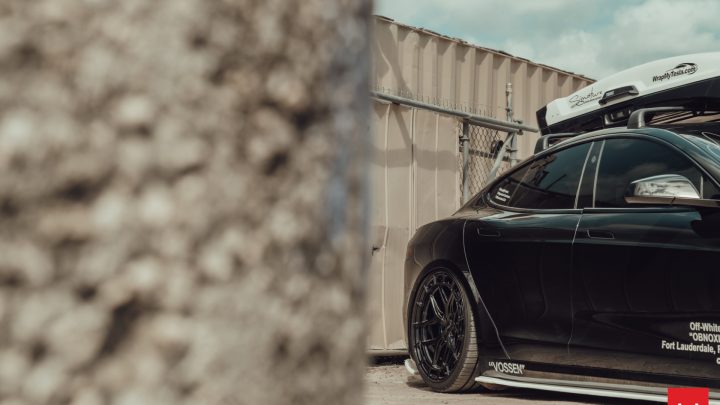 Black Bagged Tesla Model S Plaid - Vossen Hybrid Forged HFX-1 Wheels in Gloss Black Image 8