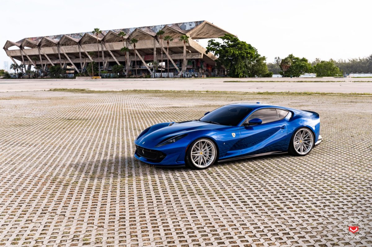 Blu Tour De France Ferrari 812 Superfast – Vossen Forged S21-02 Wheels in Gloss Clear