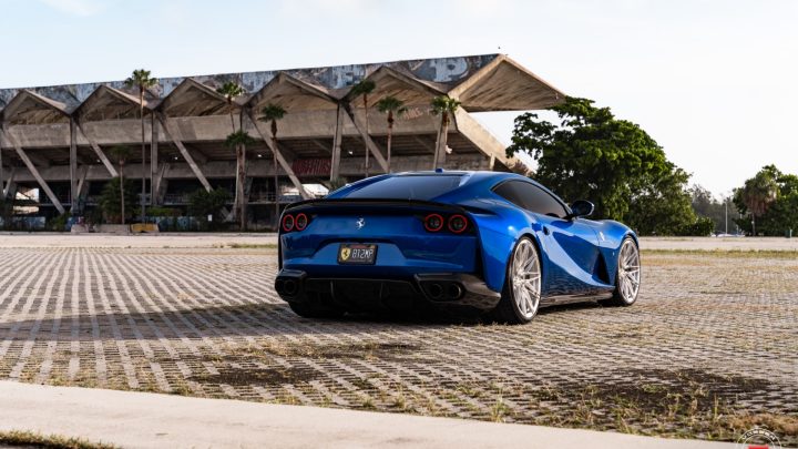 Blu Tour De France Ferrari 812 Superfast - Vossen Forged S21-02 Wheels in Gloss Clear Image 8