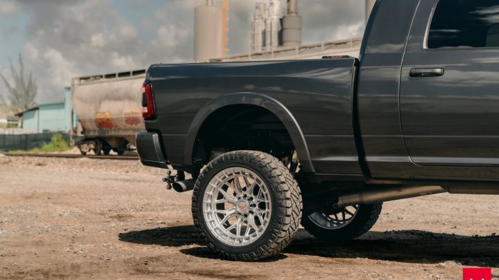Dodge RAM 2500 - Hybrid Forged HFX-1 (8-Lug) Wheels in Silver Polished Image 9