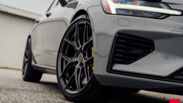 Vapour Gray Volvo V60 Polestar - Hybrid Forged HF-5 Wheels in Gloss Gunmetal Image 9