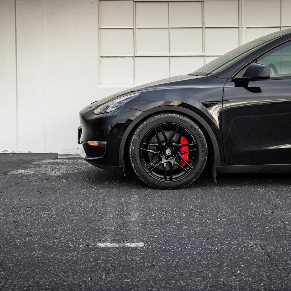 Tesla Model Y - 20