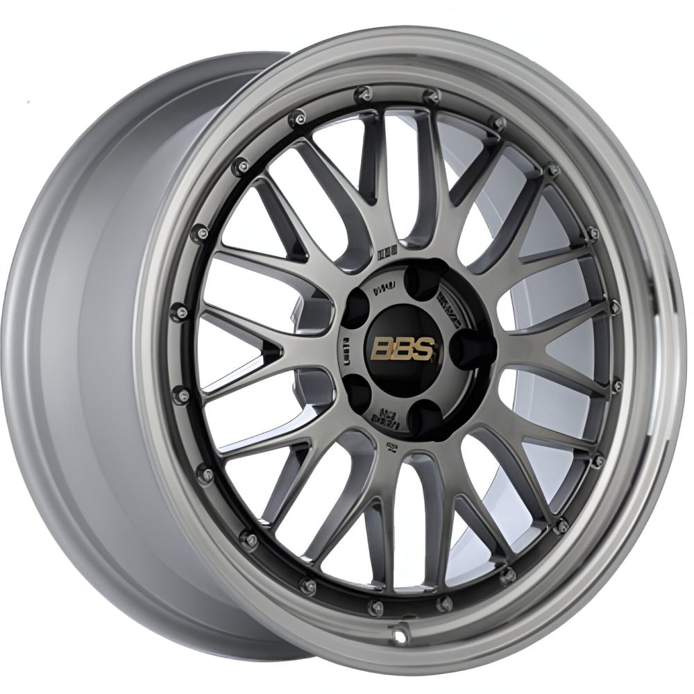 BBS LM Wheel in Diamond Black & Diamond-Cut Lip - Front-Side View of Wheel