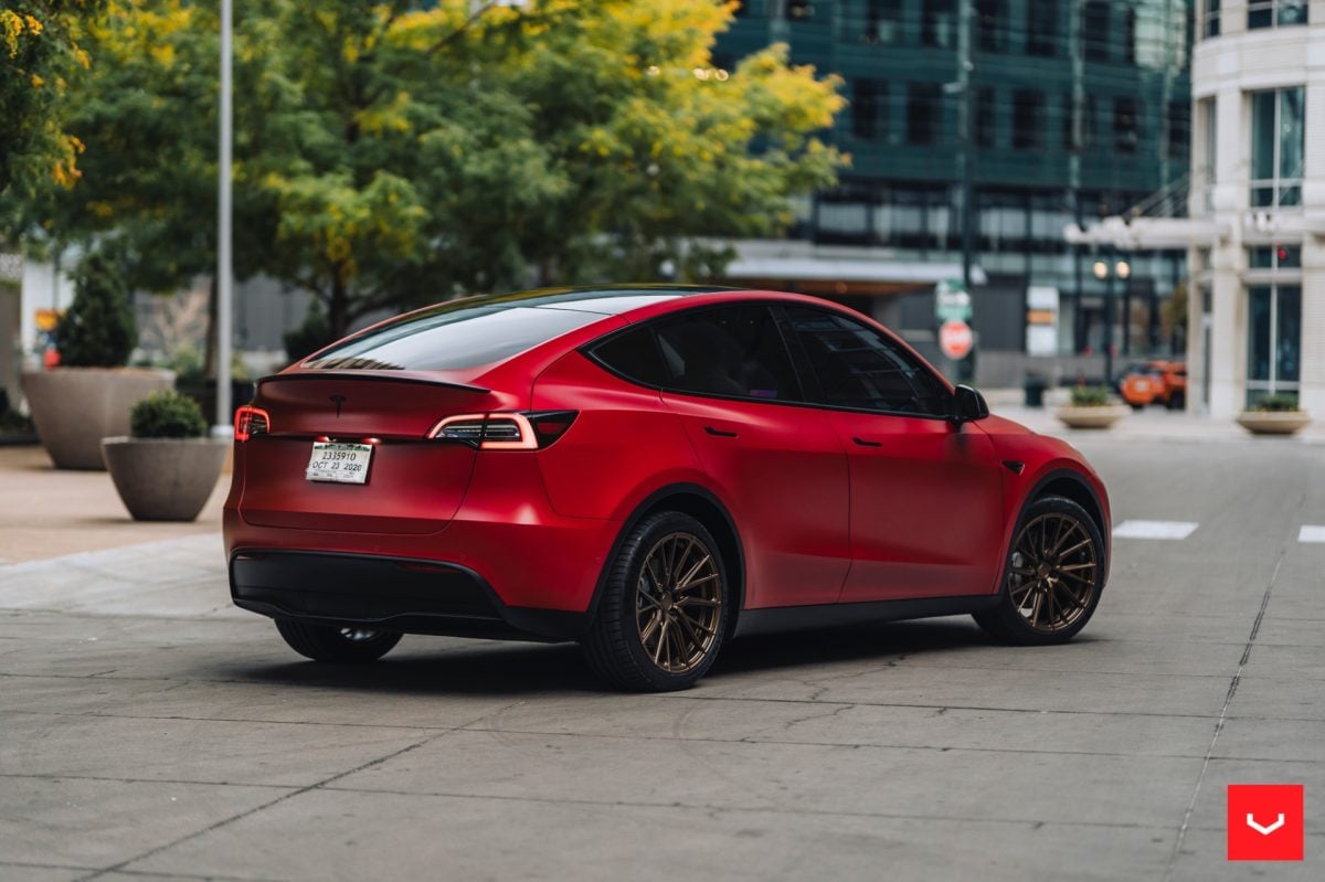 Red Tesla Model Y – Vossen HF-4T Wheels in Satin Bronze