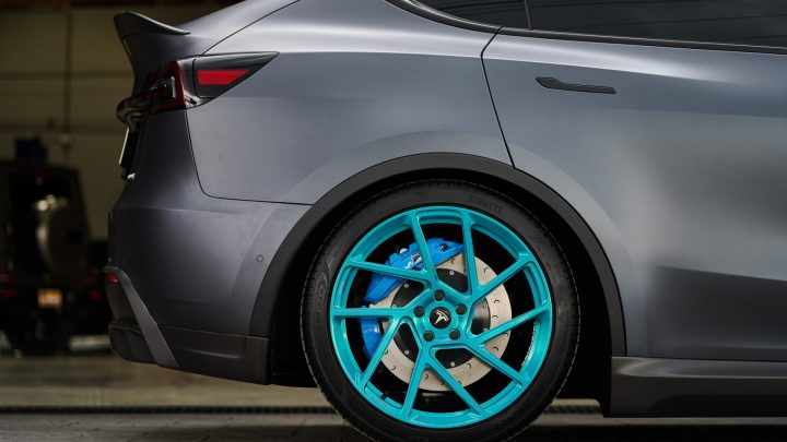 Tesla Model Y – Novitec x Vossen NV2 Wheels in Fountain Blue