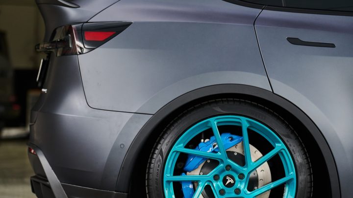 Tesla Model Y – Novitec x Vossen NV2 Wheels in Fountain Blue