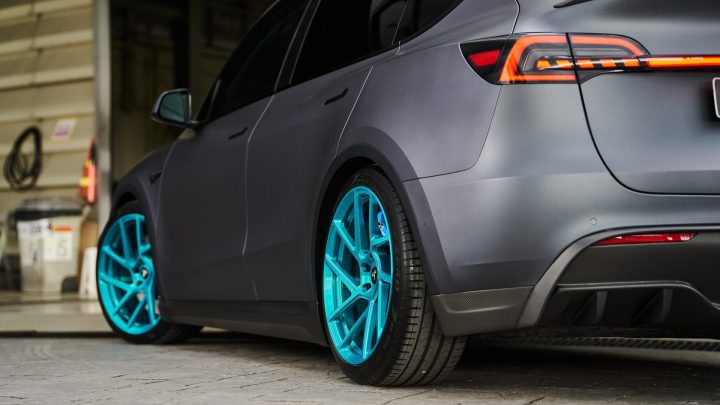 Tesla Model Y – Novitec x Vossen NV2 Wheels in Fountain Blue