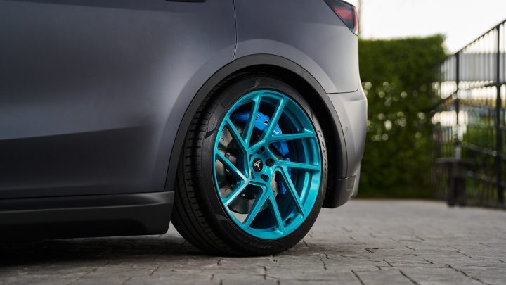 Tesla Model Y – Novitec x Vossen NV2 Wheels in Fountain Blue