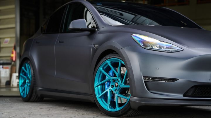 Tesla Model Y – Novitec x Vossen NV2 Wheels in Fountain Blue