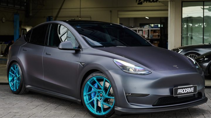 Tesla Model Y – Novitec x Vossen NV2 Wheels in Fountain Blue