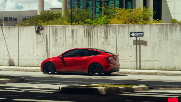 Red Tesla Model Y - Vossen HF-7 Wheels in Gloss Black