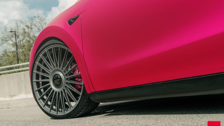 Pink Tesla Model Y - Vossen HF-8 Wheels in Anthracite