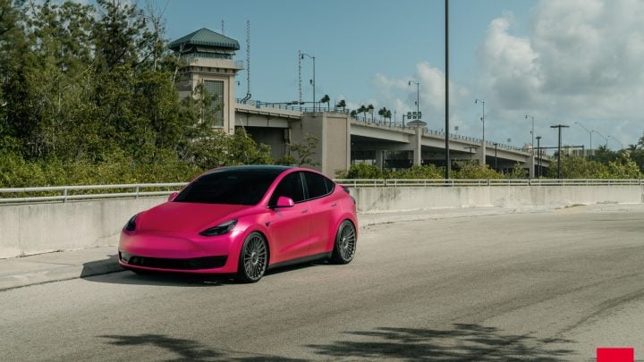 Pink Tesla Model Y - Vossen HF-8 Wheels in Anthracite