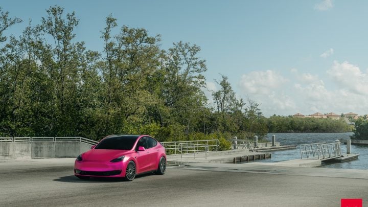 Pink Tesla Model Y - Vossen HF-8 Wheels in Anthracite