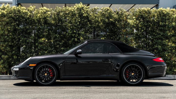Porsche Carrera 4S – Multi-Stage Paint Correction, Trim Restoration, Ceramic Coating