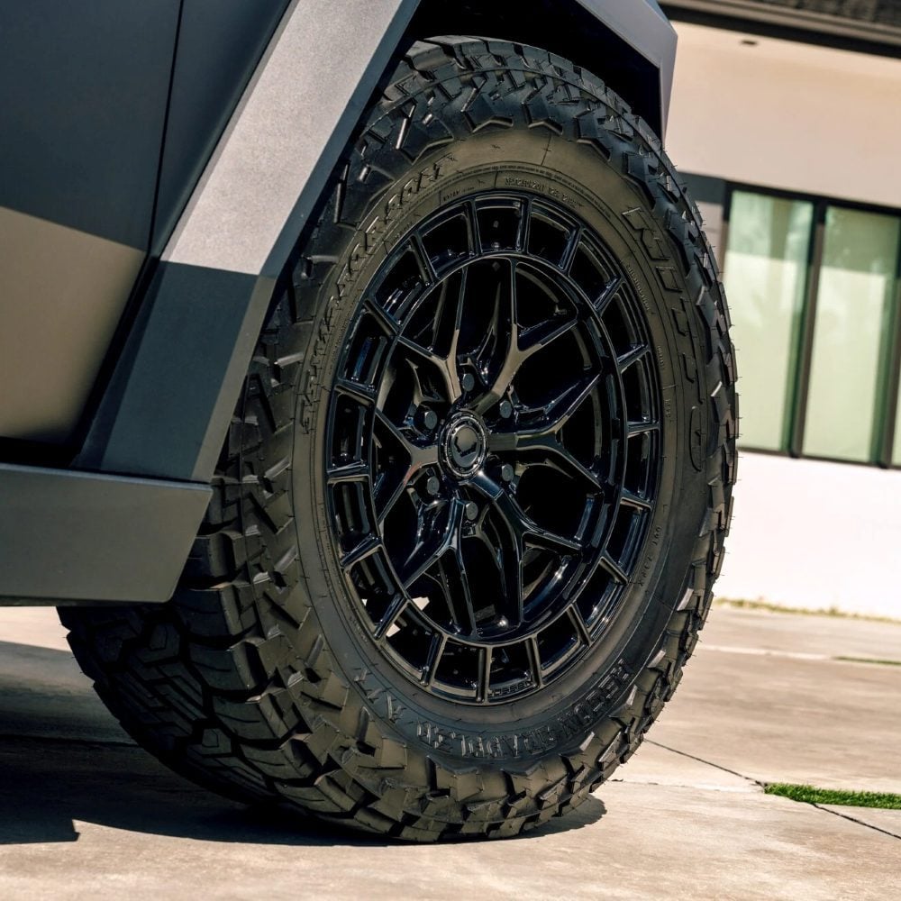 Vossen HFX Series HFX-1 Wheel in Gloss Black - 22x10.5 +20 5-130