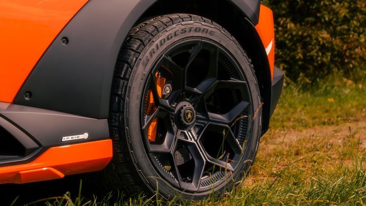 Arancio Borealis Lamborghini Huracan Sterrato - Novitec x Vossen NL5 Forged Wheels in Satin Black