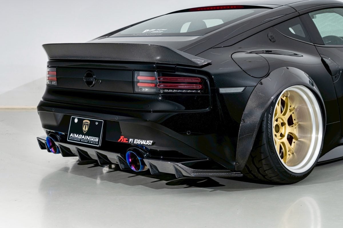Nissan Z exhaust - rear