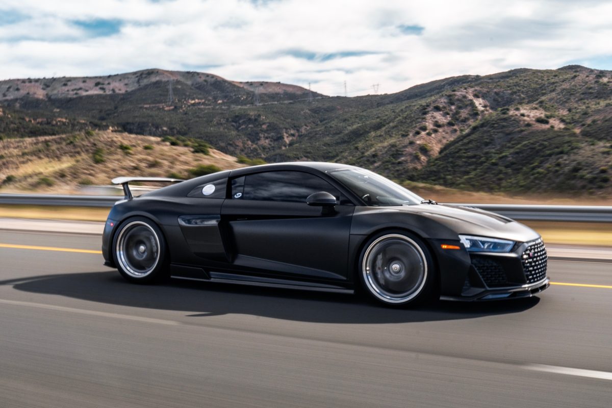 Audi R8 aero - side