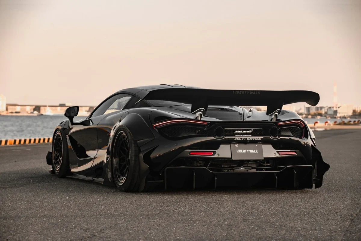 McLaren 720S - rear 