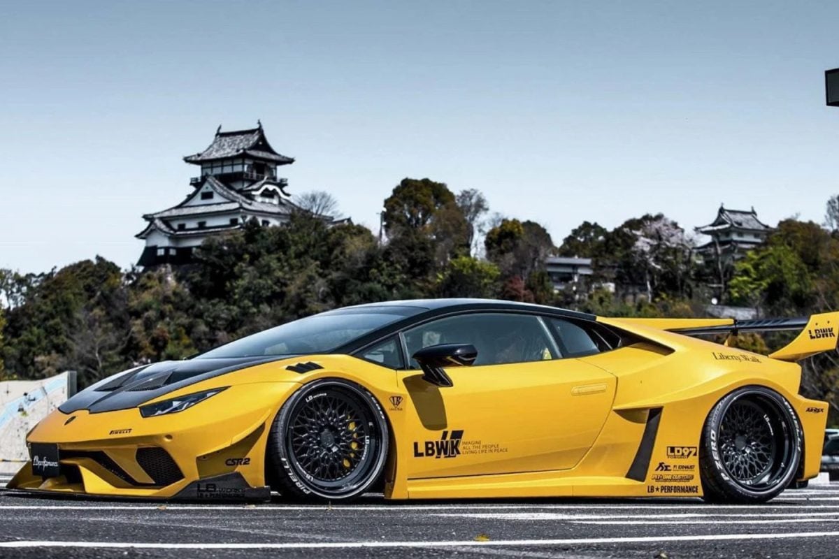 Lamborghini Huracan - side