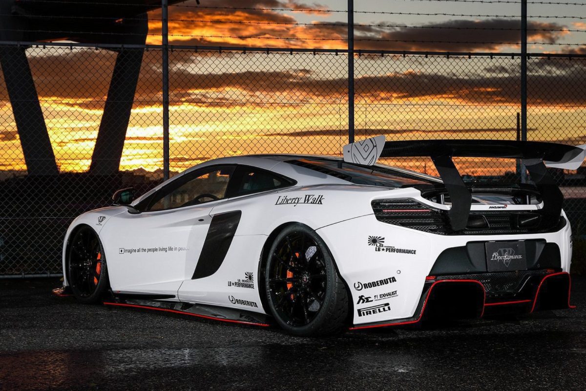 McLaren 650S - rear